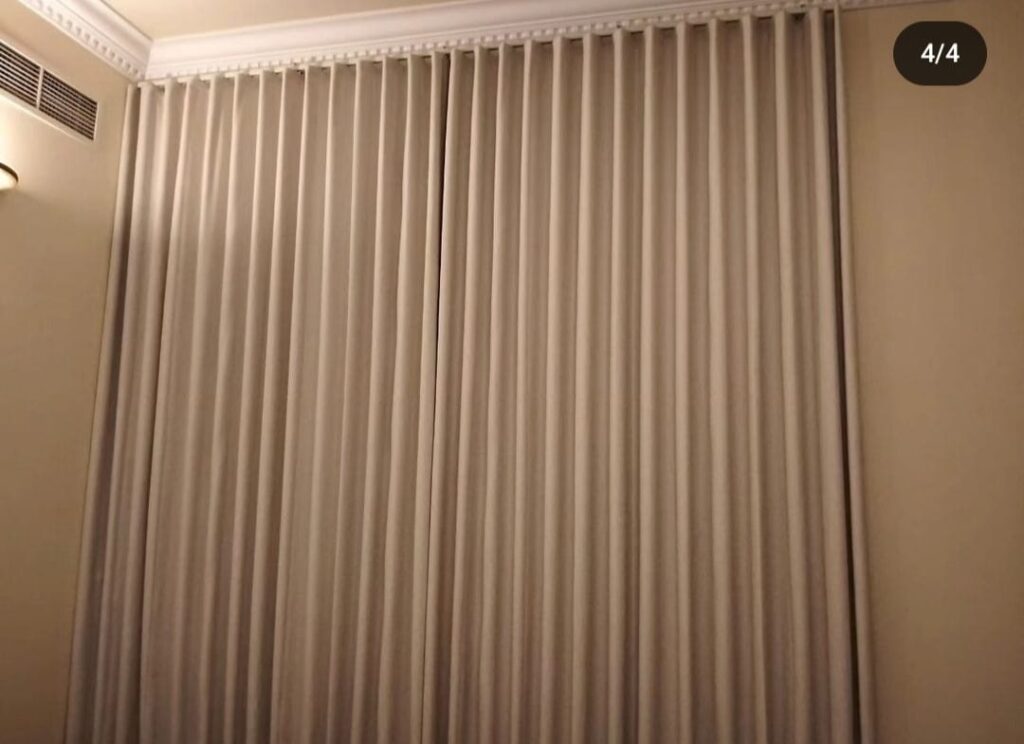 Curtains Dr 1024x744