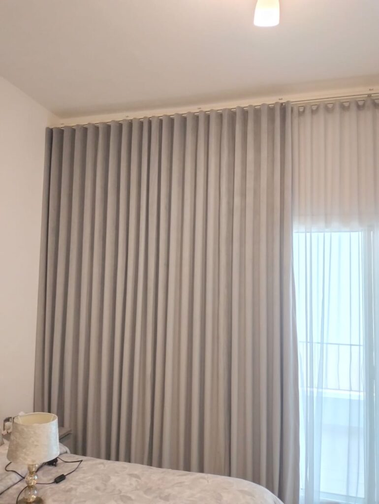 Curtains T 1 770x1024